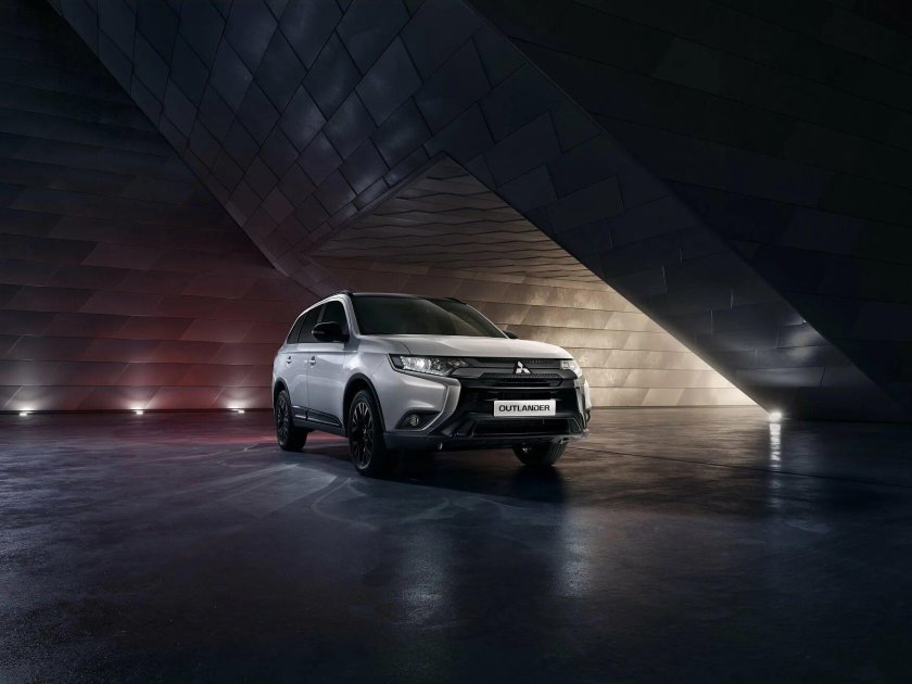 Mitsubishi Outlander Black Edition 2021