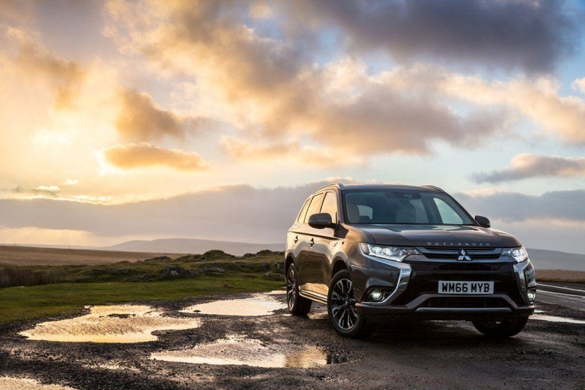 Митсубиси Аутлендер 2017