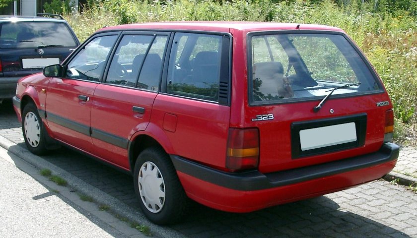 Мазда 323 универсал