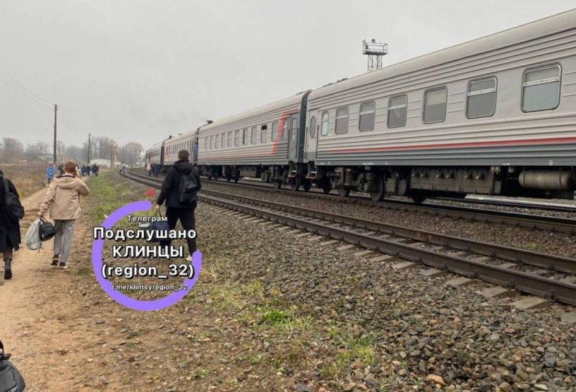 Машинист пассажирского поезда