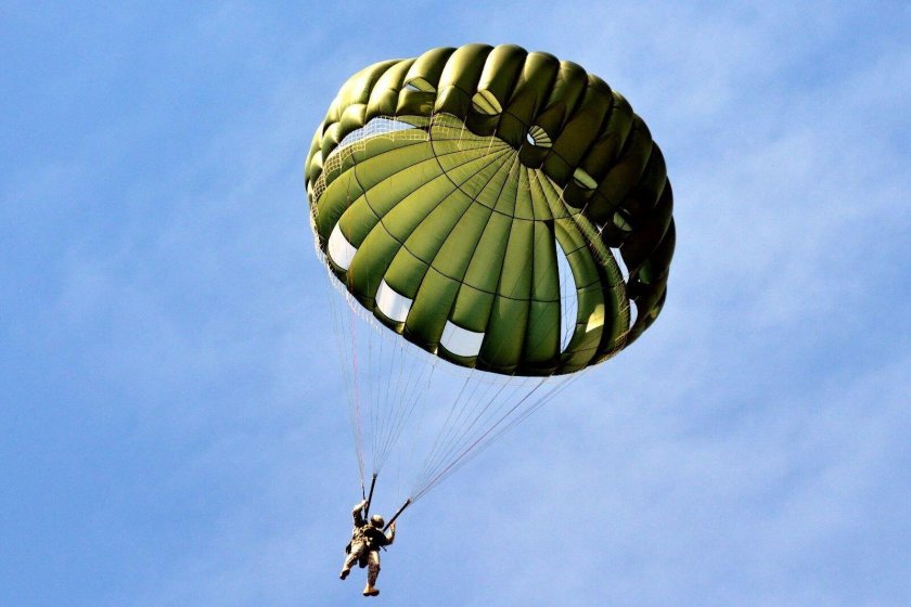 Парашют военный