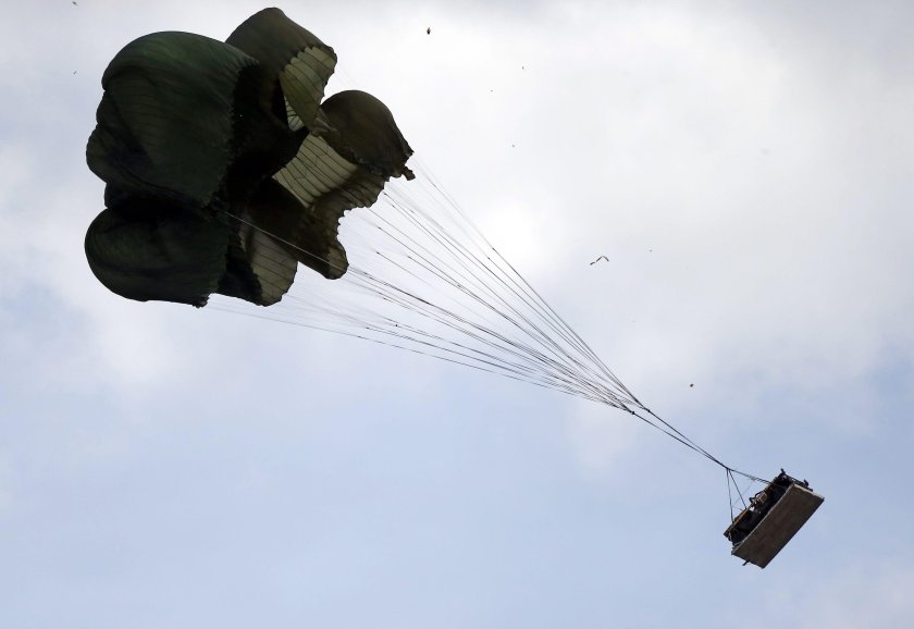 Груз на парашюте