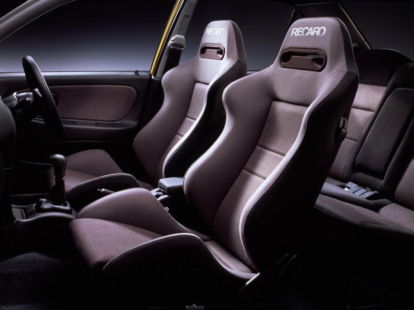 Митсубиси Лансер Эволюшн 3 салон