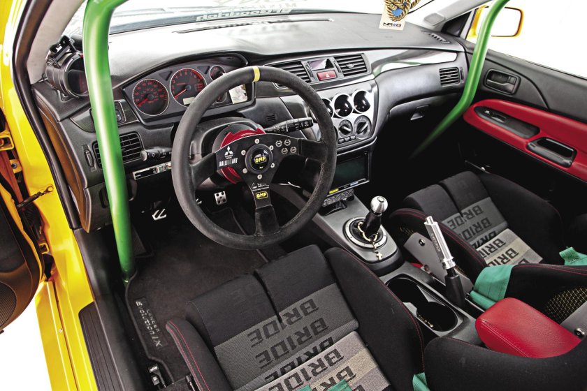 Lancer Evolution 9 Interior