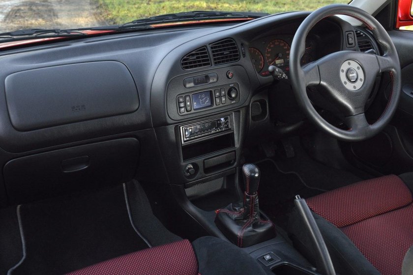 Mitsubishi Lancer Evolution vi салон