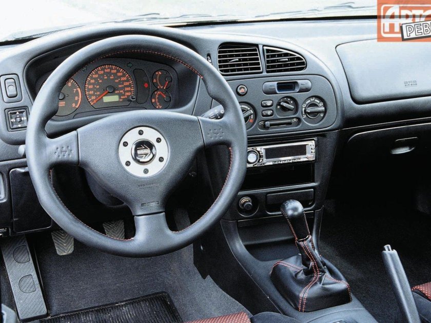 Mitsubishi Lancer Evolution 1 салон