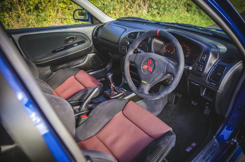 Mitsubishi Lancer EVO 6 Tommi Makinen Edition Interior