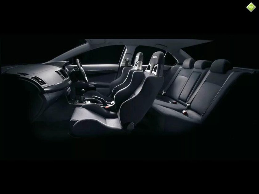 Мицубиси Лансер Эволюшн 11 салон