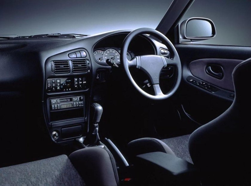Mitsubishi Lancer 1995 салон