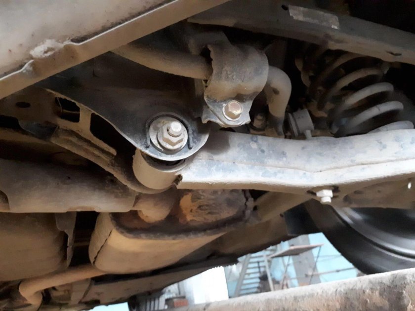 Задние сайлентблоки Киа СИД