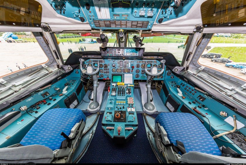 АН 124 кабина