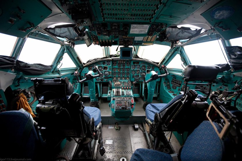 АН 22 кабина