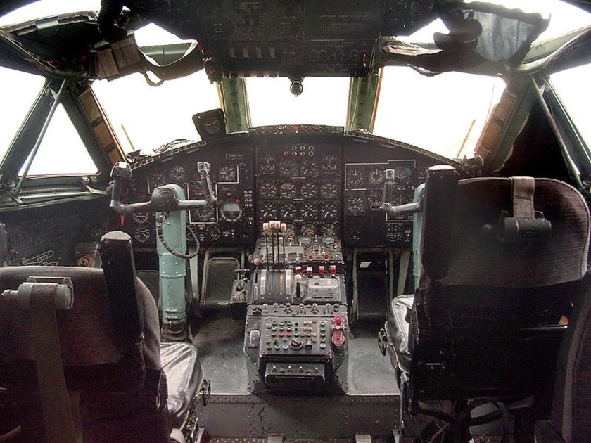 АН-22 кабина пилотов