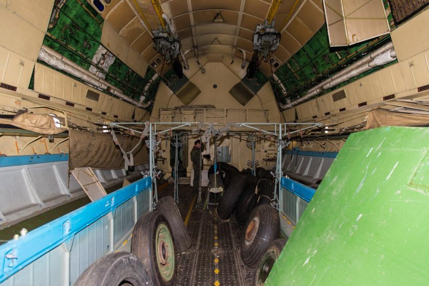 Кабина штурмана АН-22 Антей