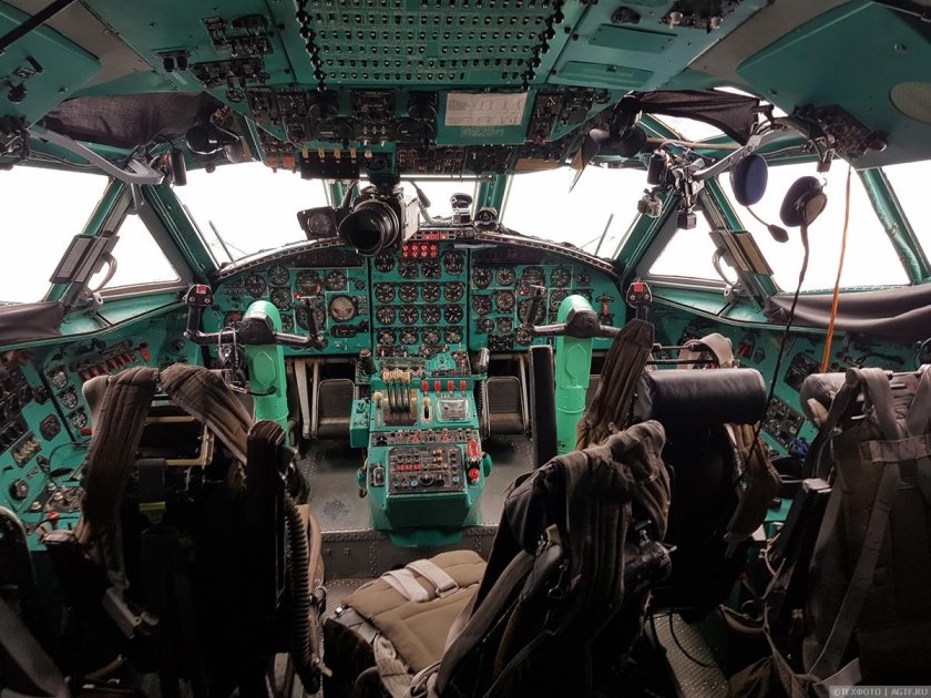 Кабина пилотов АН-22 Антей