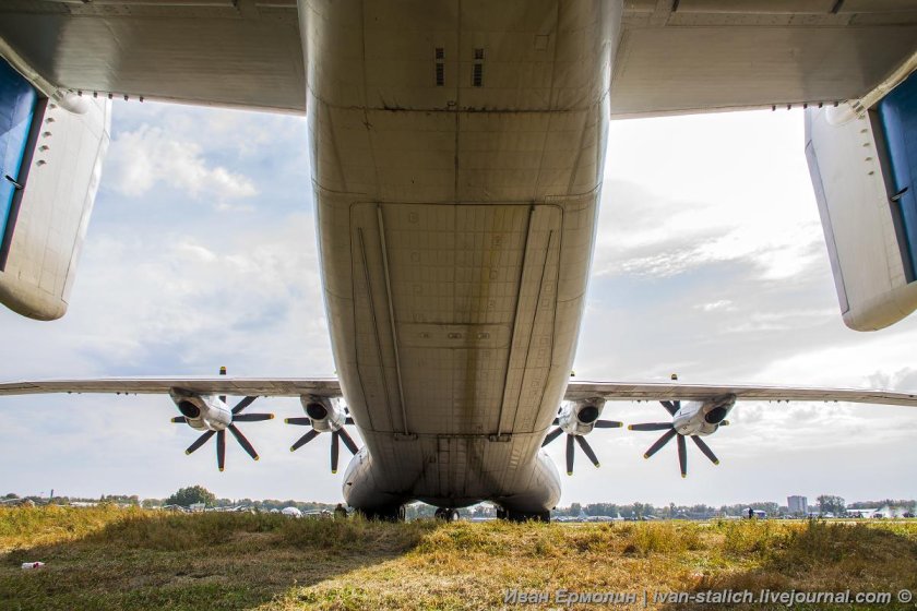 Самолёт Антей АН-22