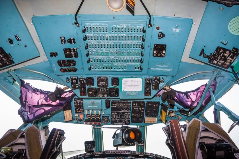 АН 22 кабина