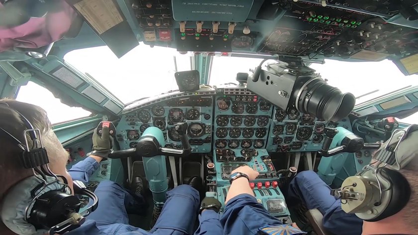АН-22 Антей кабина