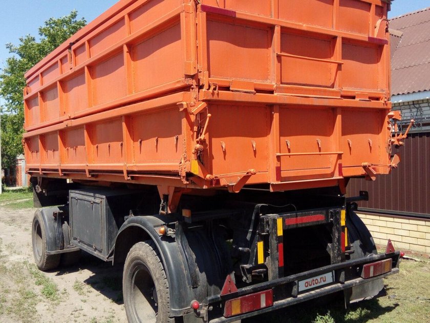 Самосвал НЕФАЗ 8560