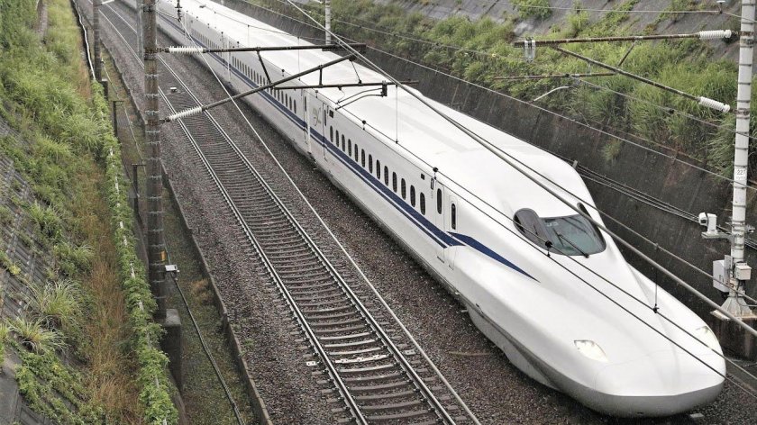 Поезд Синкансэн в Японии