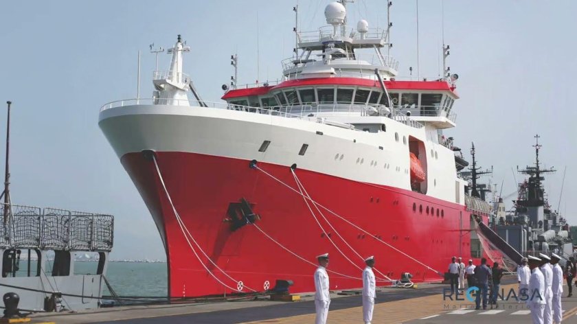 Красный корабль