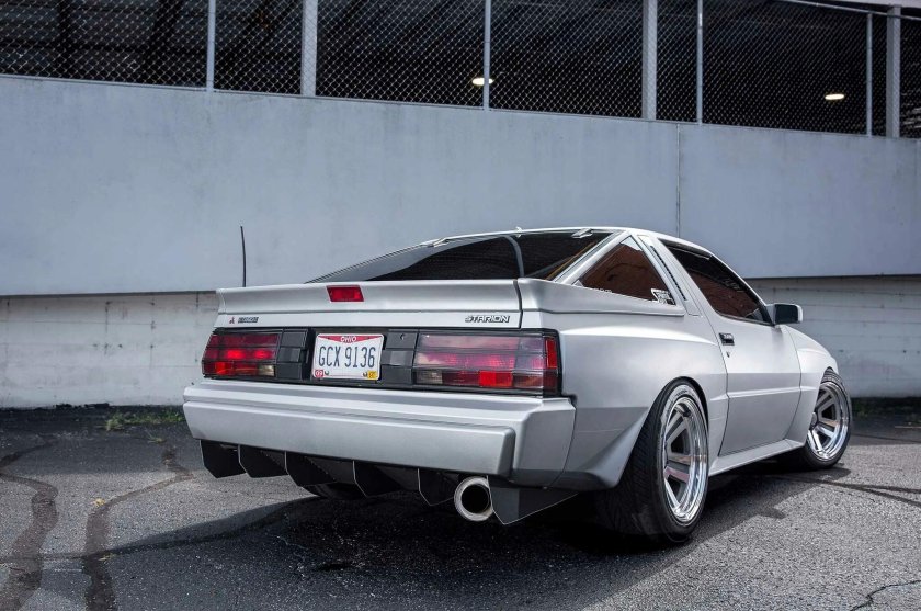 Мицубиси Старион