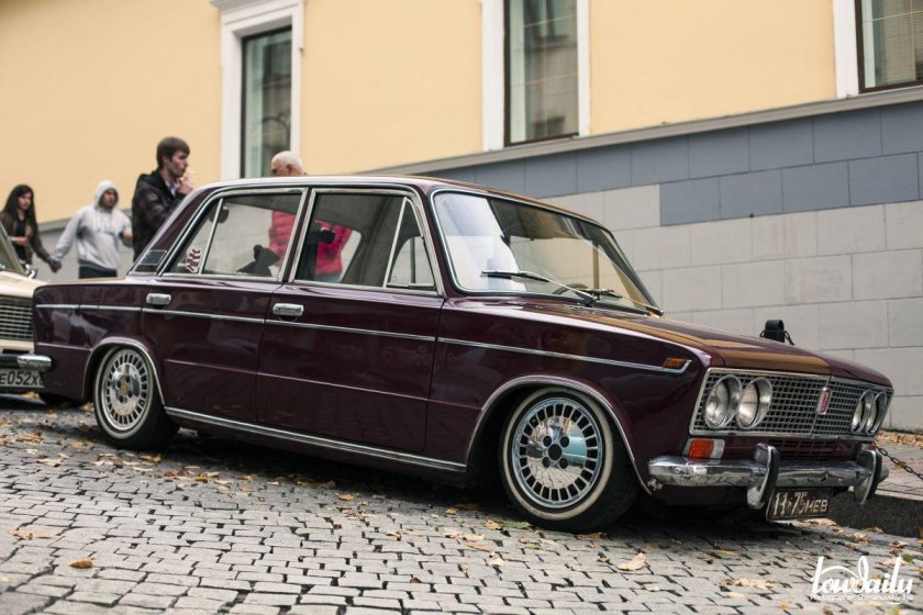 ВАЗ 2103 стэнс