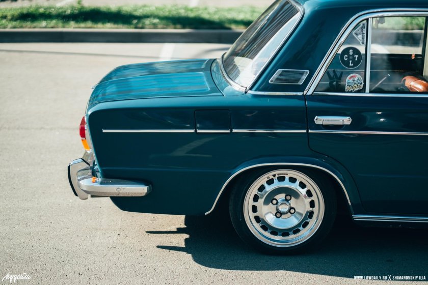 ВАЗ 2103 лоурайдер