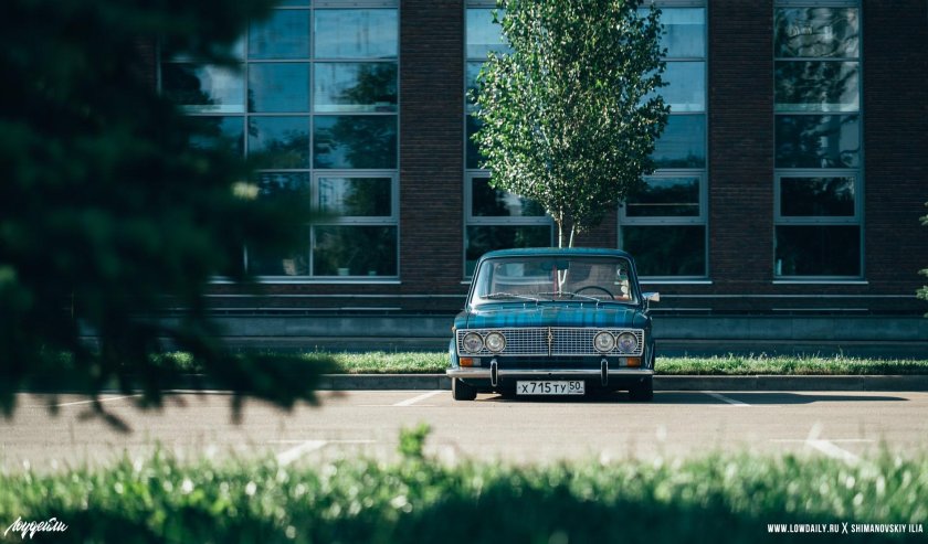 ВАЗ 2103 лоурайдер