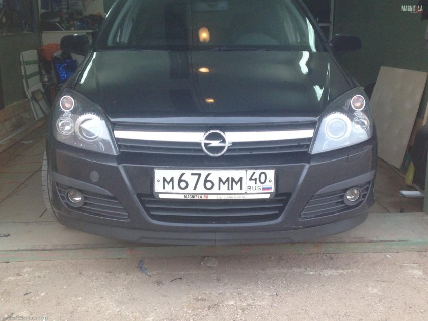 Туманки на Опель Астра h 2008