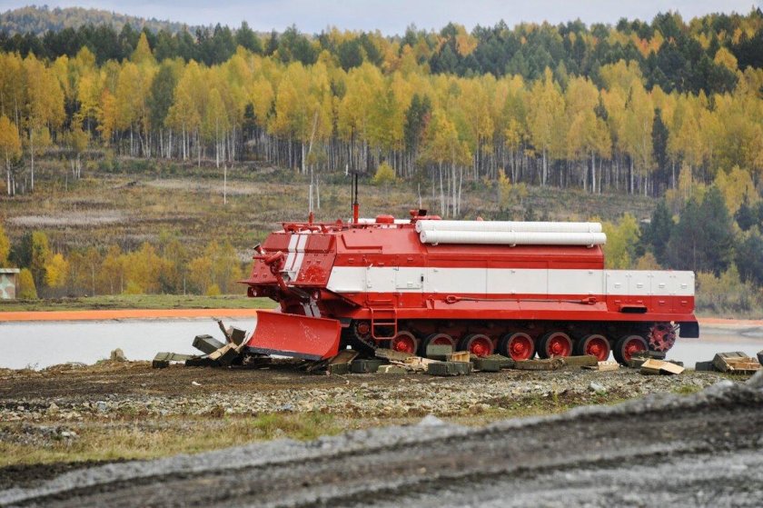 СПМ специальная гусеничная пожарная машина