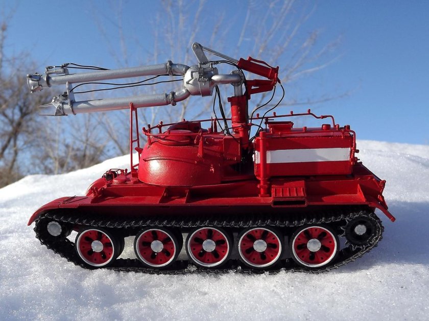 Гусеничная пожарная машина "Импульс-2м