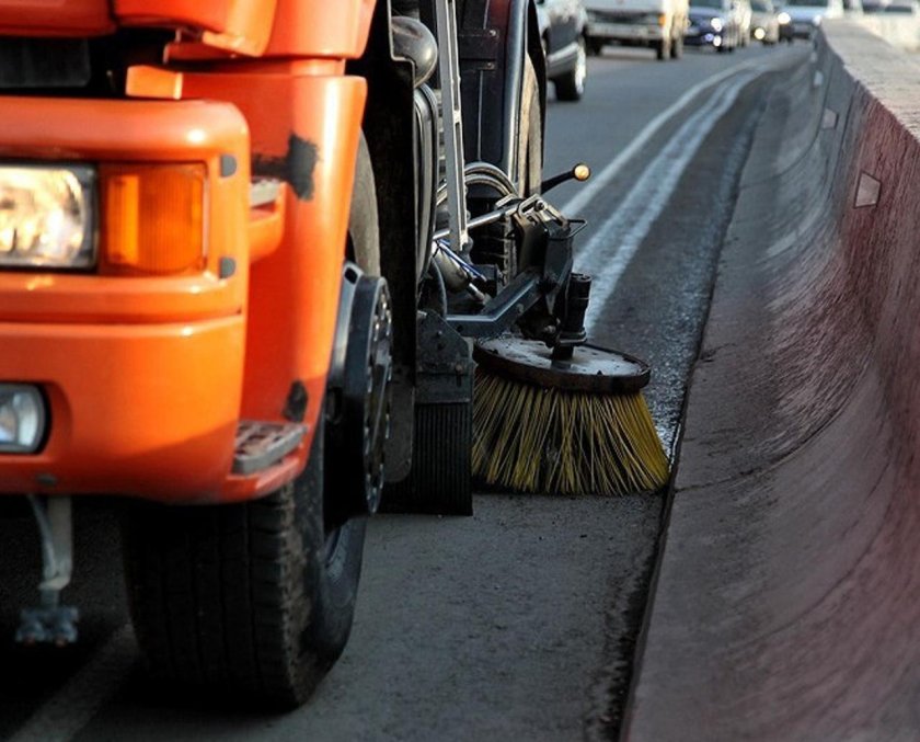 Мойка дорог спецтехникой
