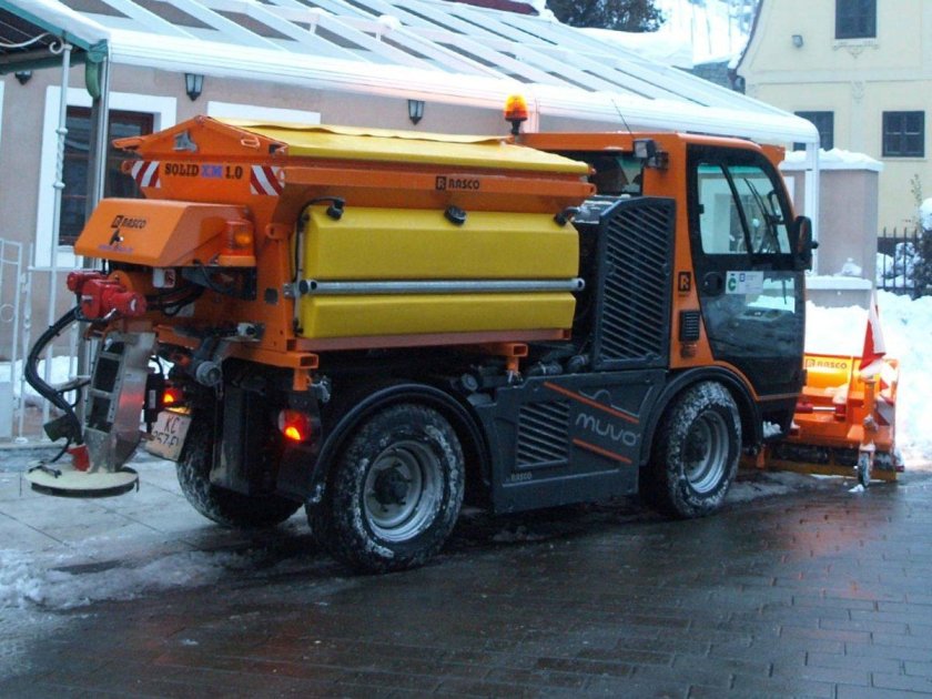 КДМ техника подметально-уборочная