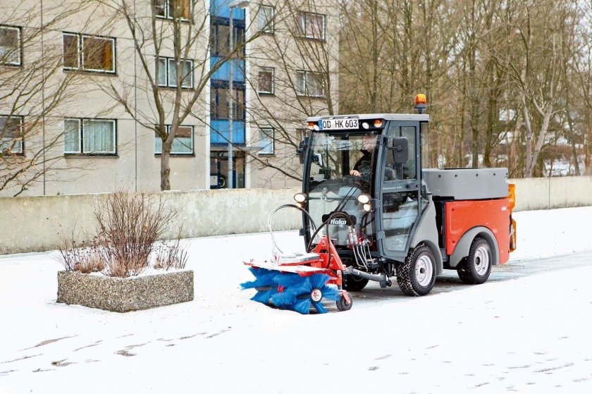 Км-2000 Коммунальная машина