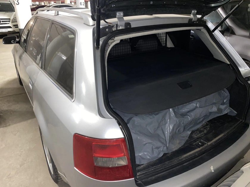 Шторки в багажнике акцент