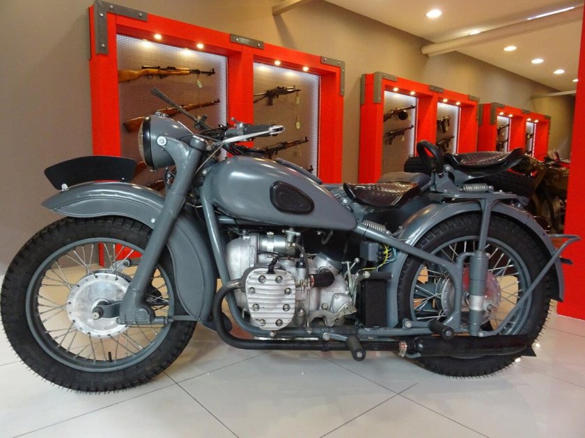 Урал Соло 650