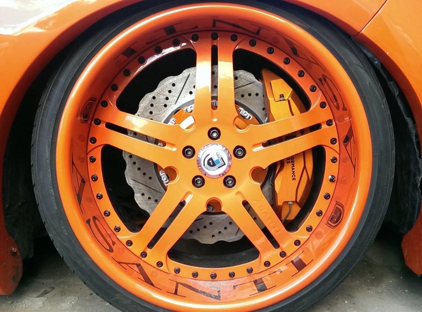Оранжевый тормозные диски