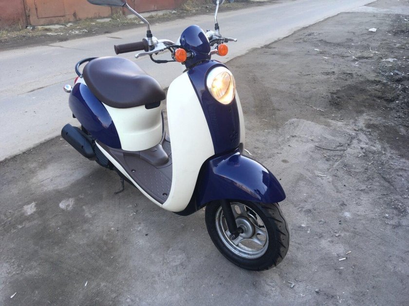 Скутер Honda crea