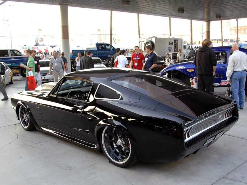 Форд Мустанг обсидиан