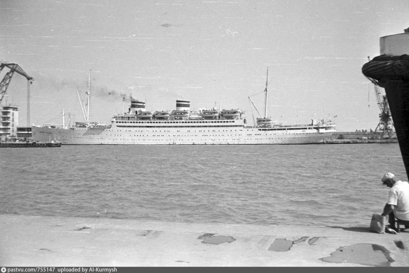 Теплоход Адмирал Нахимов