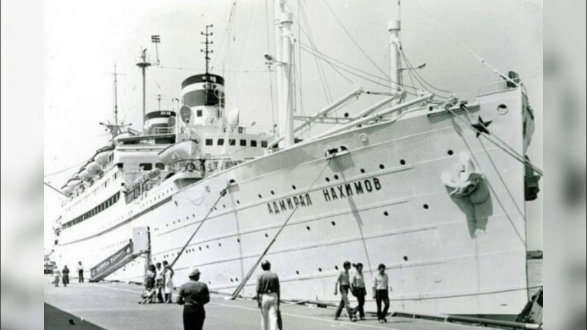 Теплоход Адмирал Нахимов