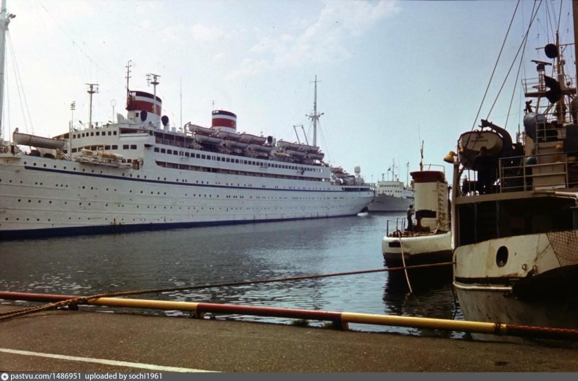 Адмирал Нахимов 1986