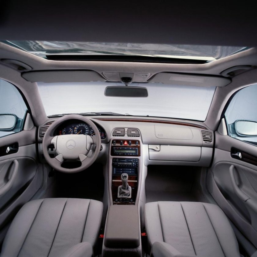 Mercedes Benz CLK class 1997-2002