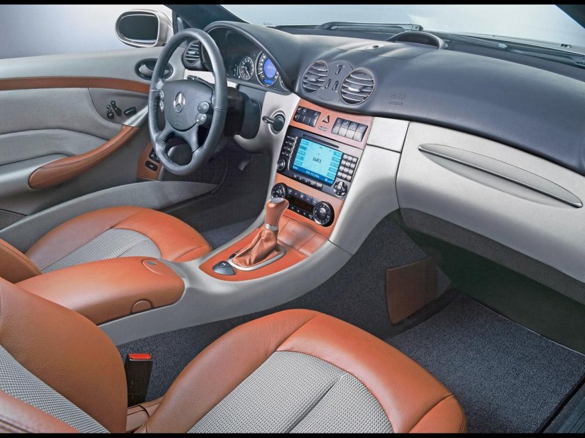 Mercedes Benz CLK 500 салон
