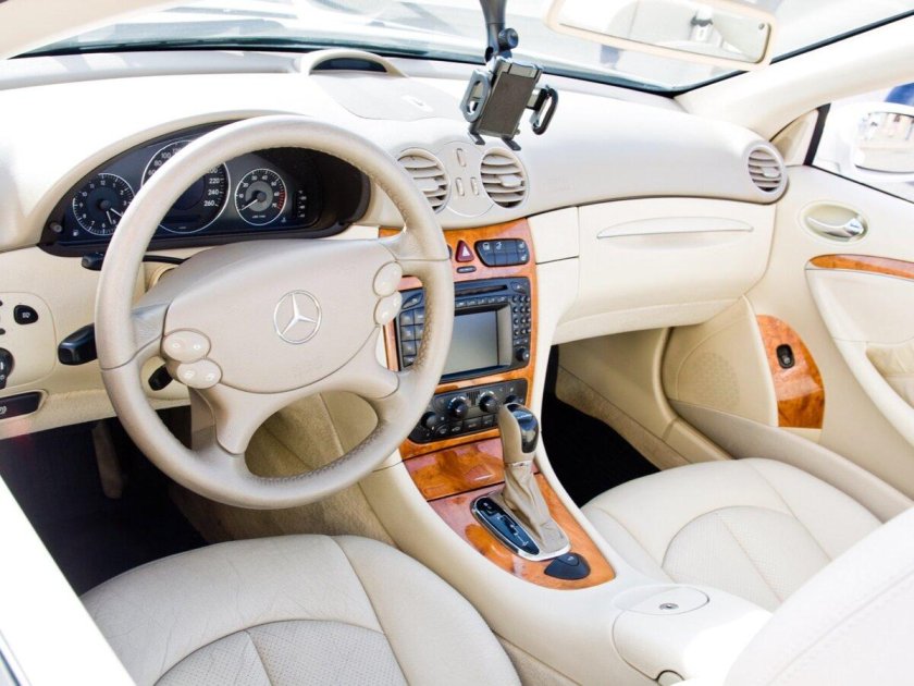 Mercedes CLK 2003 салон