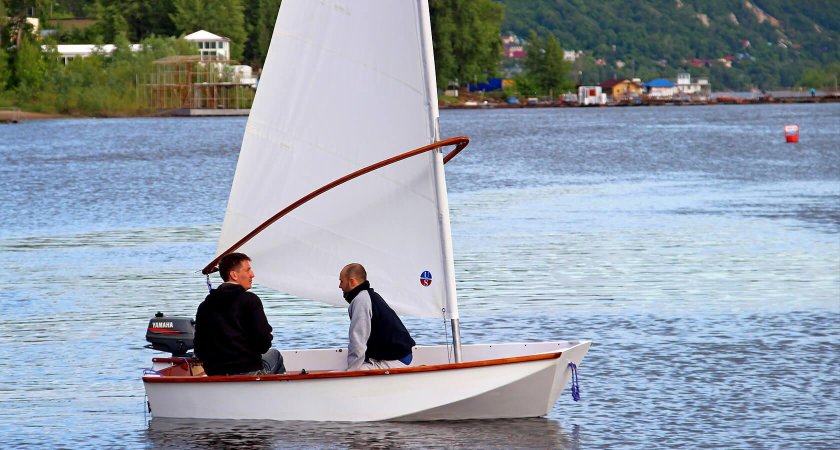 Гафельный швертбот