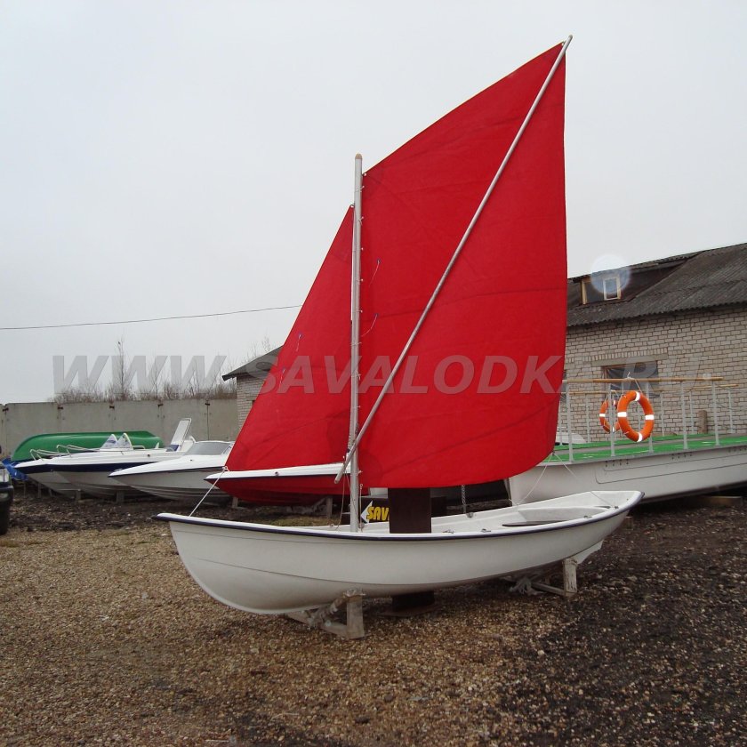 Лодка Сава 470