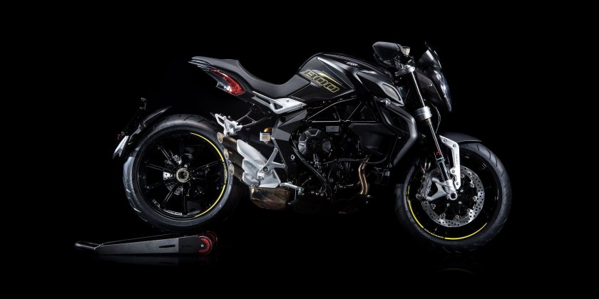 Мотоцикл MV Agusta brutale Dragster 800