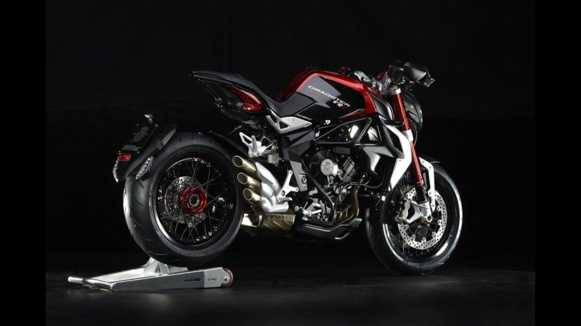 Мотоцикл MV Agusta brutale Dragster 800